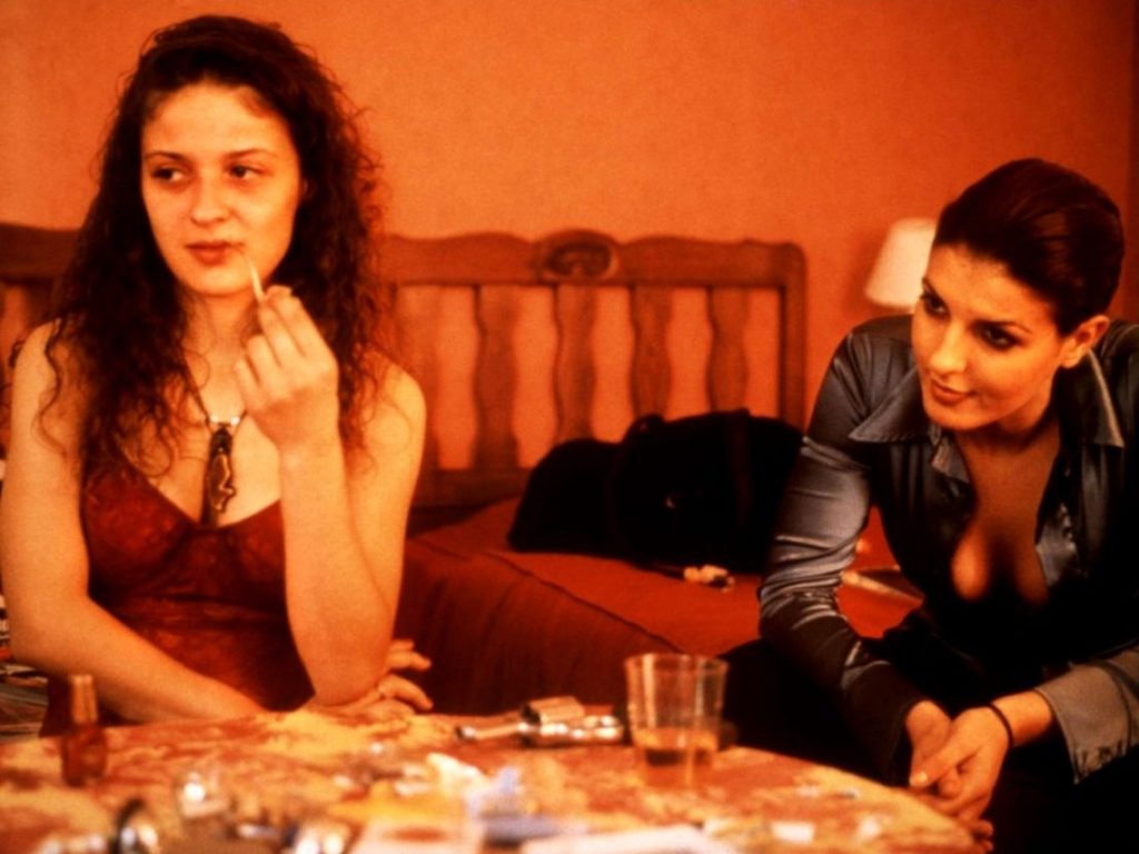Durant le tournage de "Baise-moi", Coralie a pris beaucoup de cocaïne. (Photo du film "Baise-moi" avec Karen Bach et Raphaella Anderson)