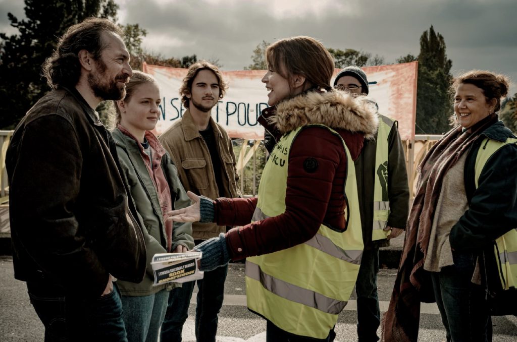 Sur les ronds-points, l'amour en fuite