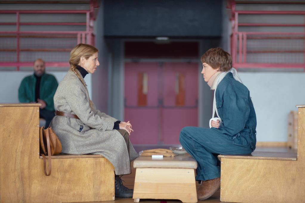 On se délecte alors de voir Adèle Exarchopoulos jouer les Jackass à la française