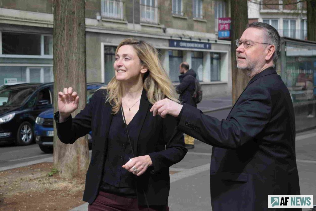 Hervé Aguillard, le directeur de l'Omnia et Julie Gayet, la compagne de François Hollande.